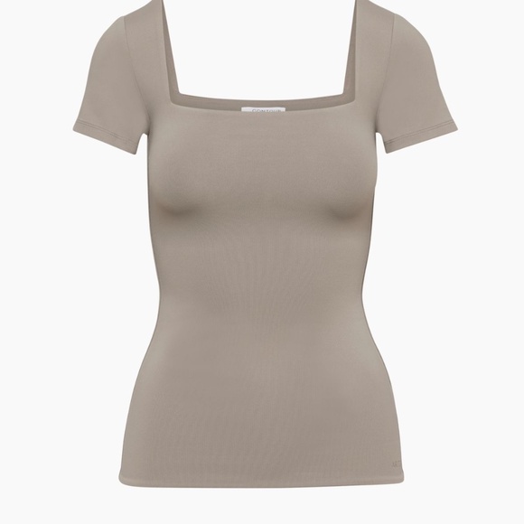 TWO ITEM PACKAGE ARITZIA Contour tops - Picture 1 of 4